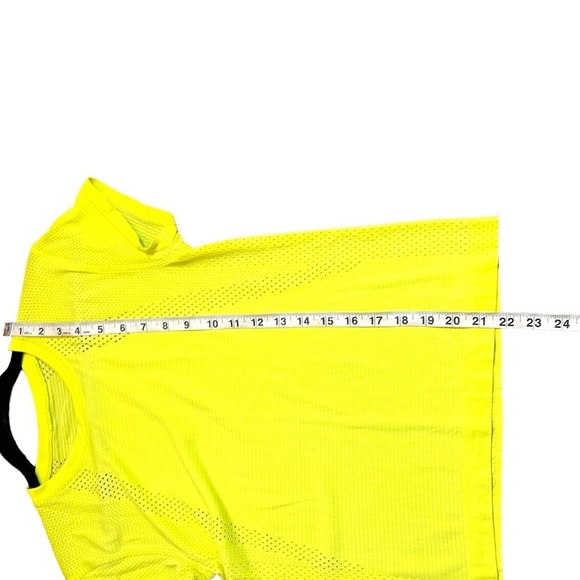 Lululemon Train to Be Short Sleeve - Picture 8 of 8